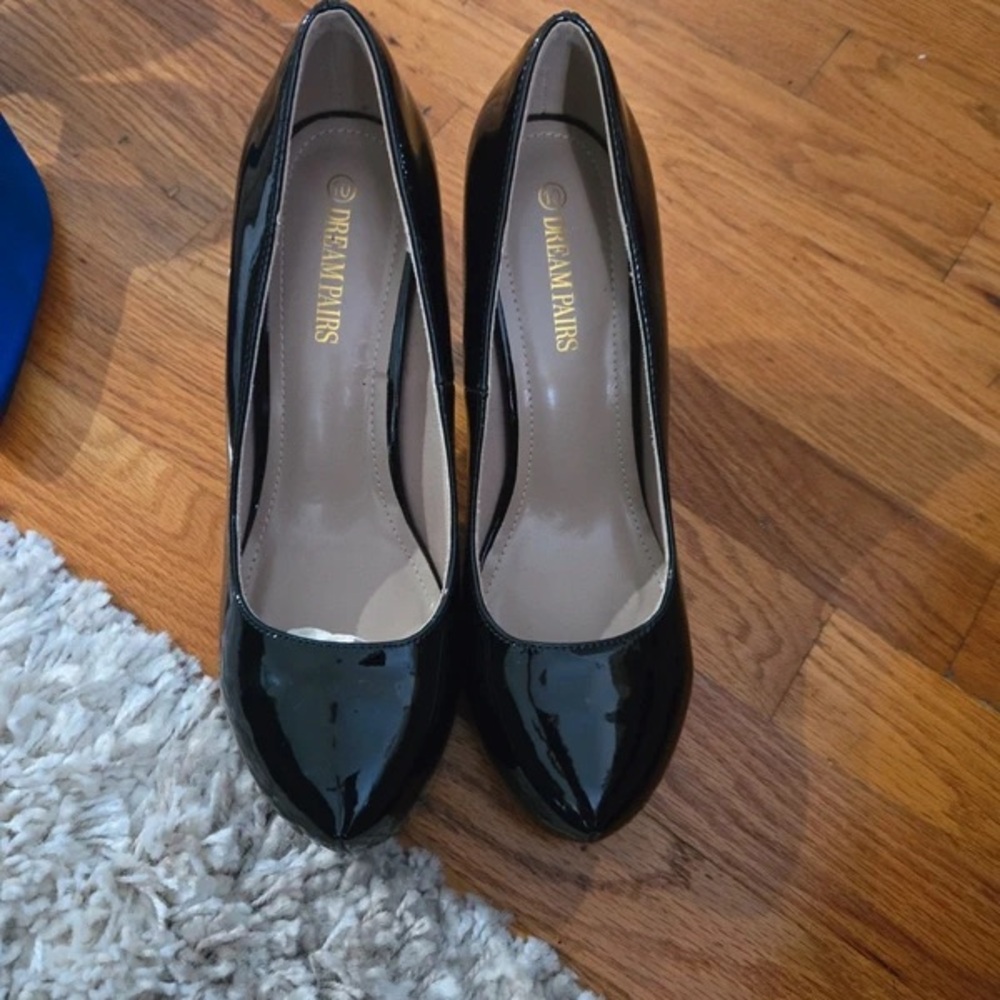 Dream Pairs Glossy Black Heels